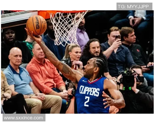 2018年火箭队与快船队精彩对决回顾CCTV全程直播精彩瞬间分析