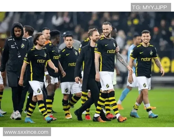 天狼星与哈尔姆斯塔德的激烈对决揭示足球战术与团队合作的重要性