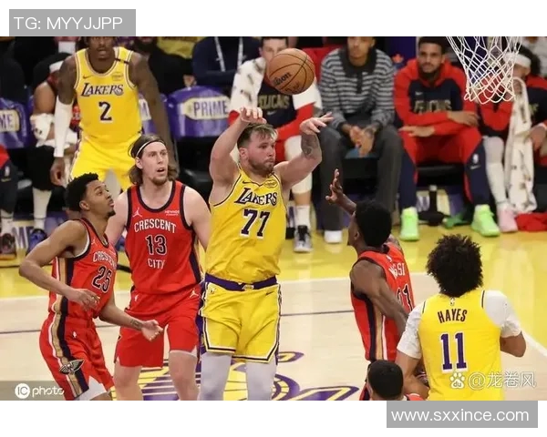 湖人对阵鹈鹕2017年12月精彩回顾与赛后分析