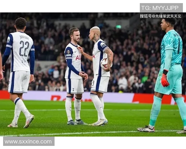 切尔西与热刺激战正酣双方争夺英超积分榜关键位置